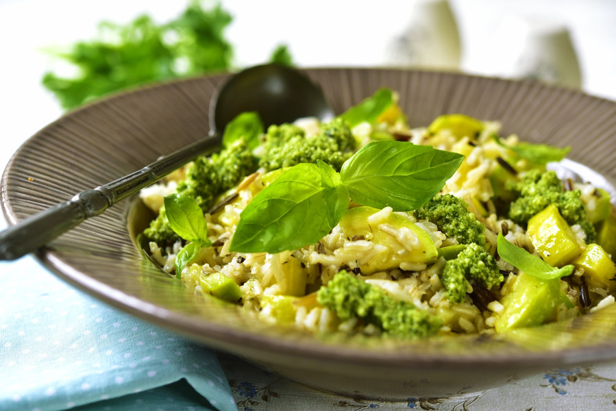 Zapallo Italiano con arroz integral y pesto