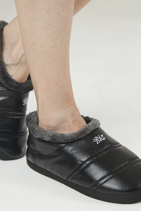 Zapatilla Puffy Negro - vista alternativa