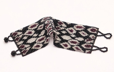 Brazalete ancho en mostacillas de vidrio 
