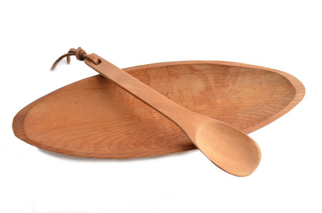 Fuentecita ovalada en rauli tallado