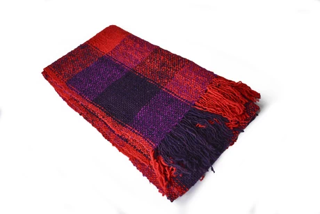 Chal o echarpe cuadros rojo y violeta