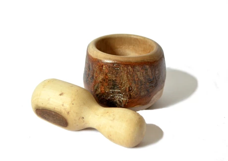 Mortero pequeño rústico