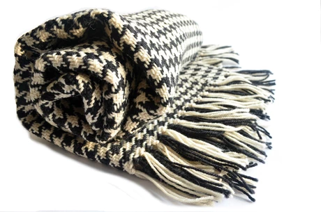 Echarpe a telar diseño pied de poule blanco y negro