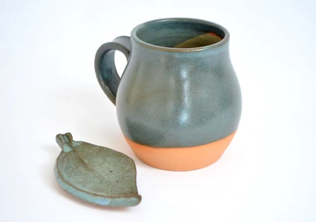 Tazón redondeado turquesa con hojita porta té