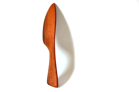 Cuchillo o paleta grande en raulí nativo