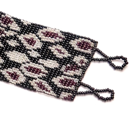 Brazalete ancho en mostacillas de vidrio 