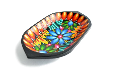 Pocillo ovalado con flores y borde rojo y amarillo rojo