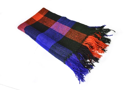 Chal o echarpe cuadros violeta, negro y naranjo