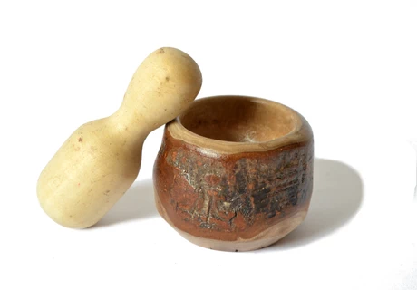 Mortero pequeño rústico