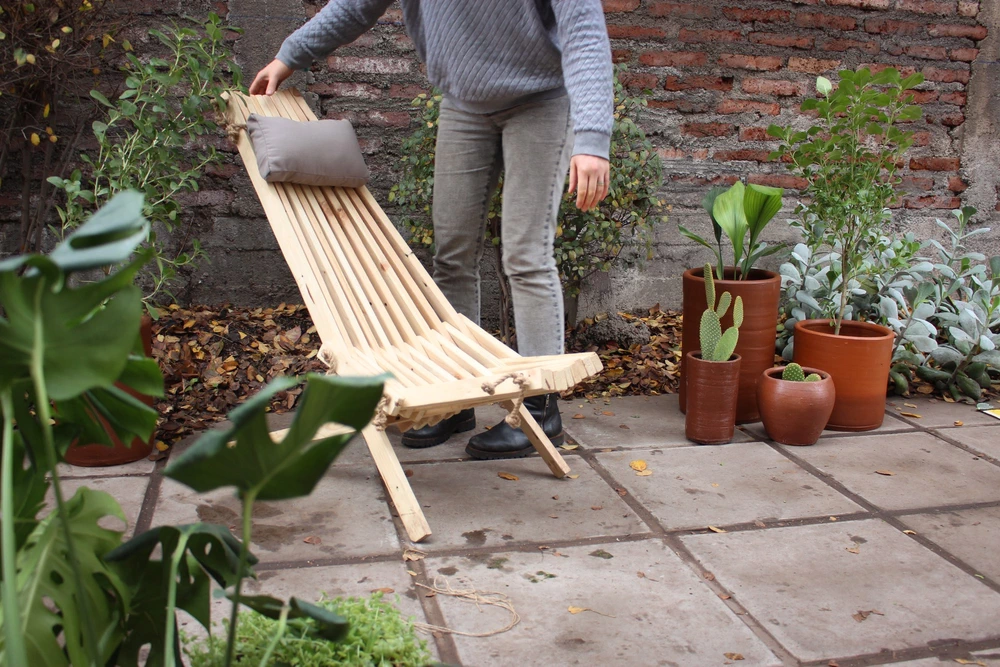 Silla plegable de madera de pallets reciclados y yute - vista alternativa