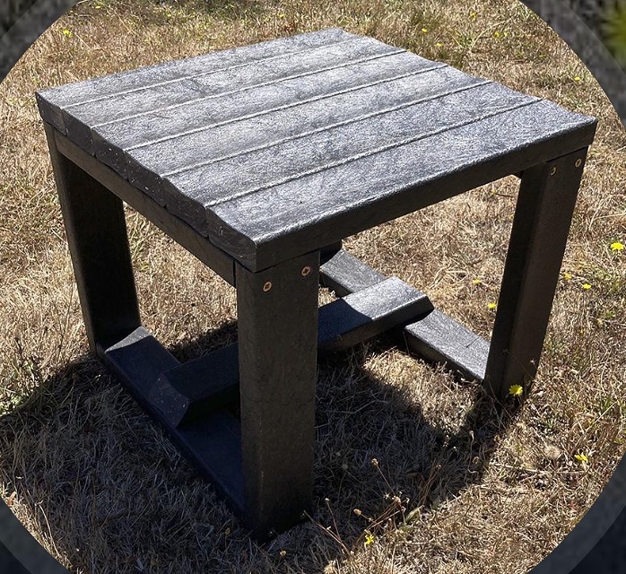 Mesa cuadrada pequeña de ecotabla