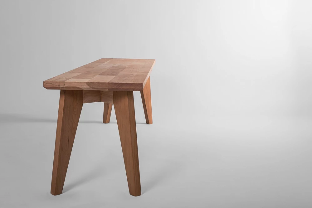 Banca de madera de lenga escandinava - vista alternativa