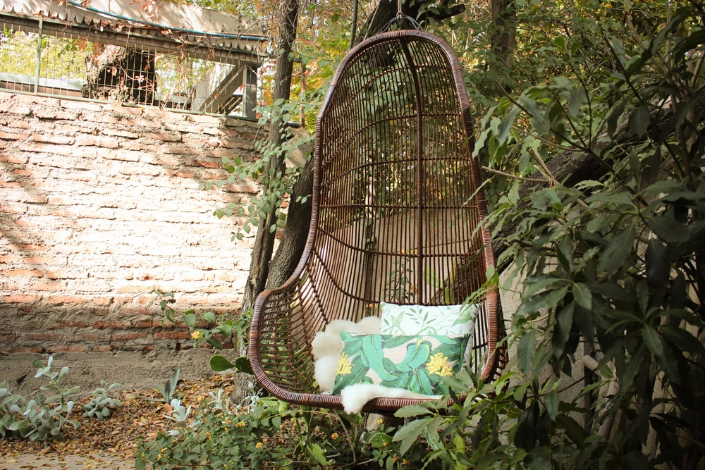Silla de mimbre colgante modelo Loica - vista alternativa