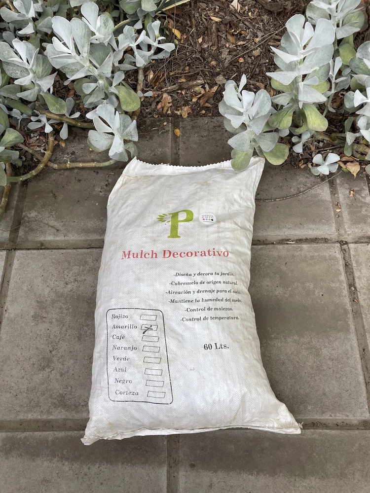 Mulch de colores en sacos de 30 y 60 litros - vista alternativa