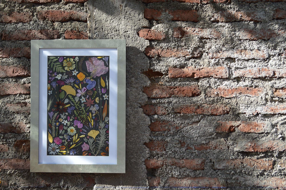 Herbario rectangular de flores prensadas con marco folia plateado
