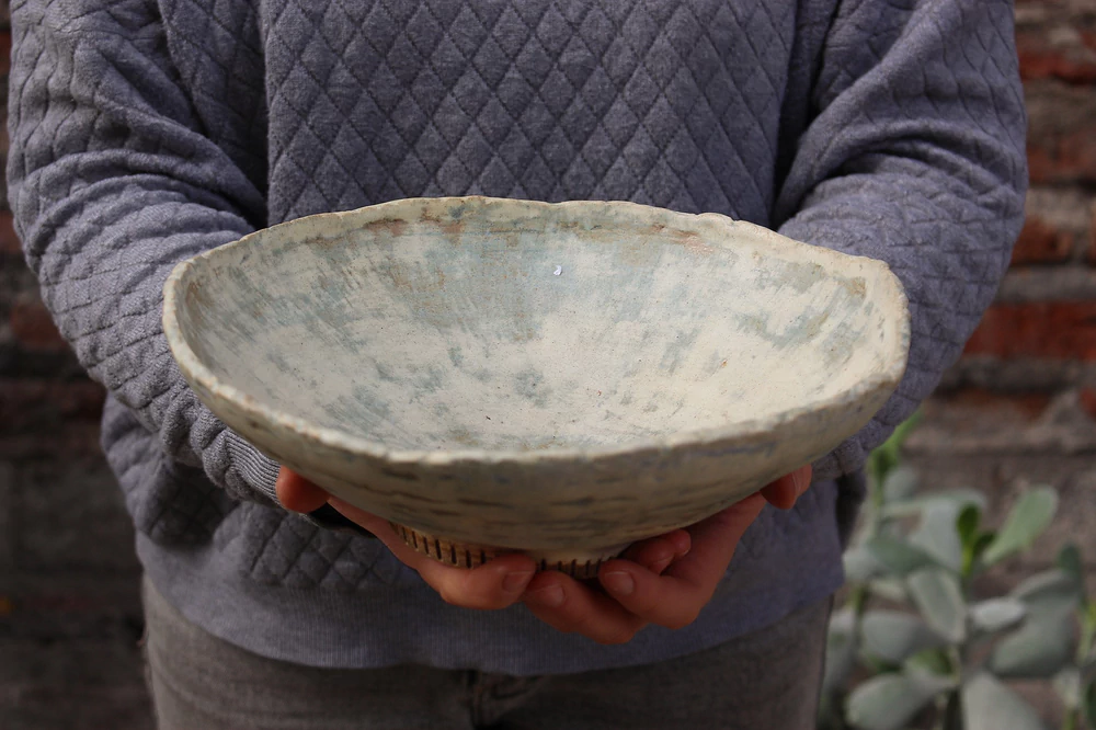 Plato de cerámica de gres para centro de mesa
