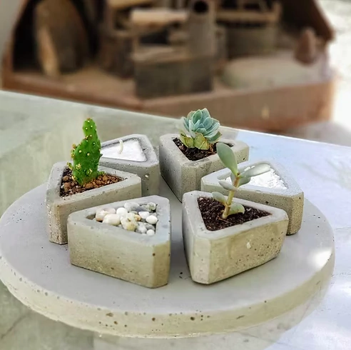 Triángulos decorativos de cemento - vista alternativa
