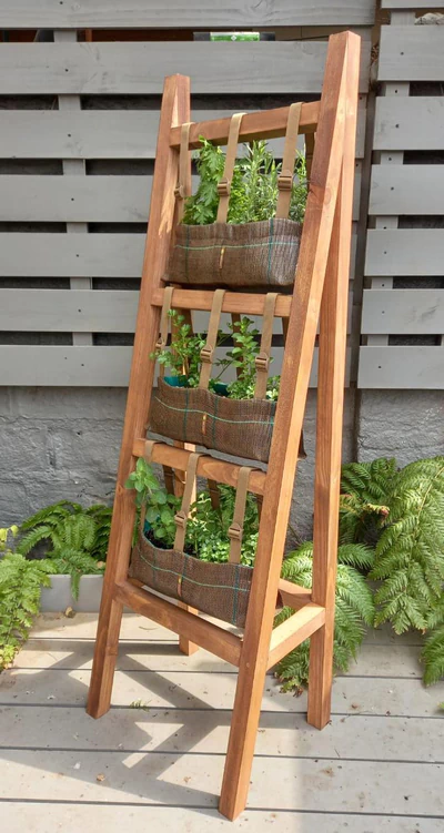 Huerta vertical para 6 especies