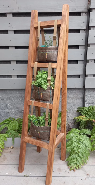 Huerta vertical para 3 especies