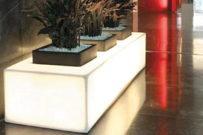 Jardinera triple iluminada Mora