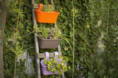 Jardinera con doble gancho 