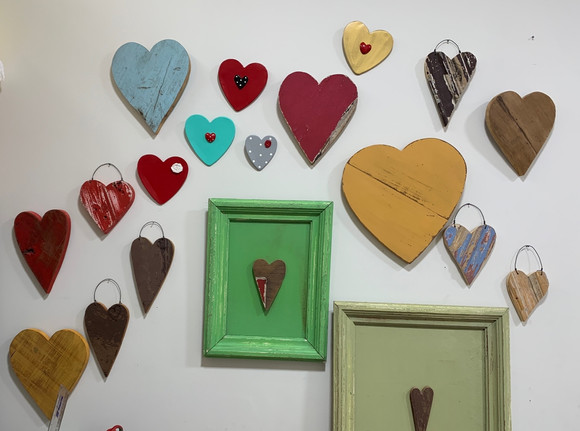 Corazones de madera