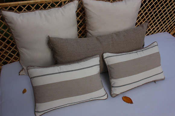 Pack de 5 cojines decorativos en tela de exterior de calidad alta