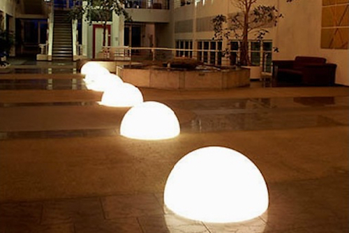 Media esfera luminosa grande