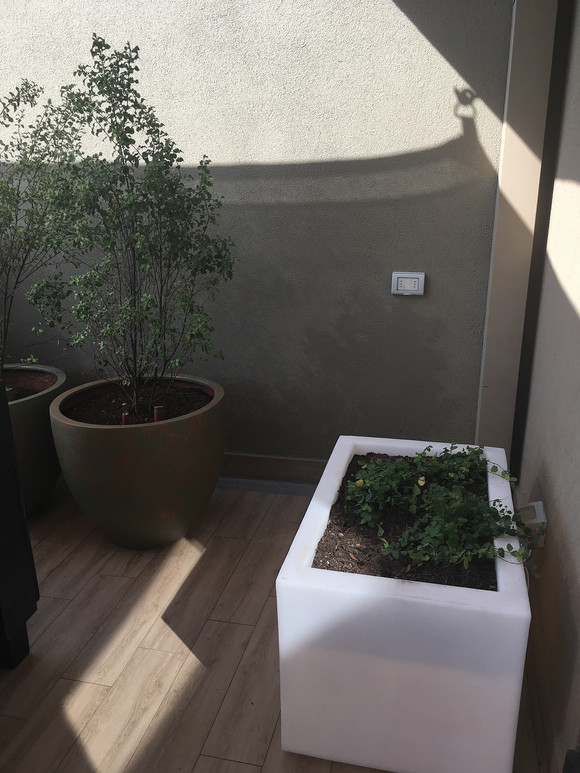 Jardinera iluminada Kika