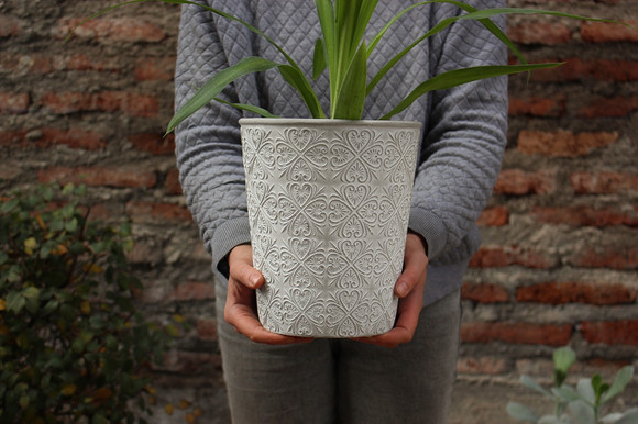 Macetero con patrón blanco modelo Laurel