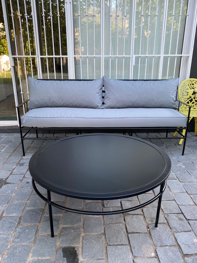 Mesa de fierro redonda de perfil circular y cubierta de latón (4 patas) - mesa redonda de fierro perfil circular y superficie de laton 2.jpg