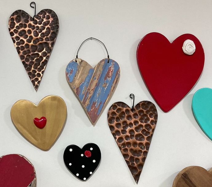 Corazón de cobre para colgar - corazon de cobre hecho a mano para colgar en la pared.JPG