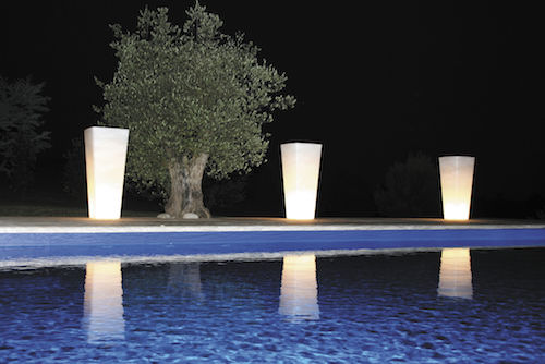 Macetero cónico iluminado modelo Mía 120 - Mia Macetero 50x50x120h ok.jpg