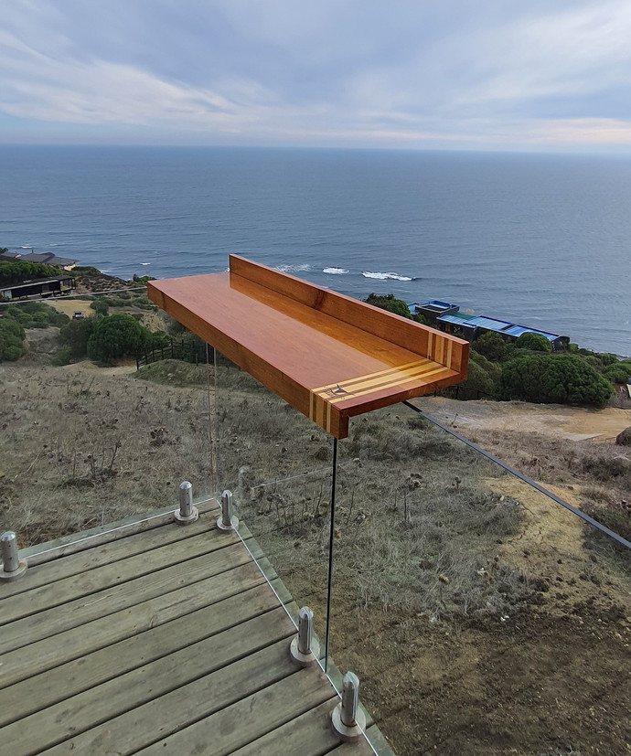 Mesa para baranda tipo bar (no abatible) - mesa tipo bar sin hielera en baranda de vidrio.jpg