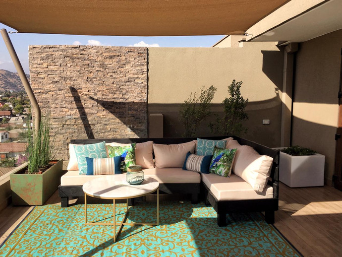 Azotea a continuación de una salita de estar - Azotea con decoracion.jpg