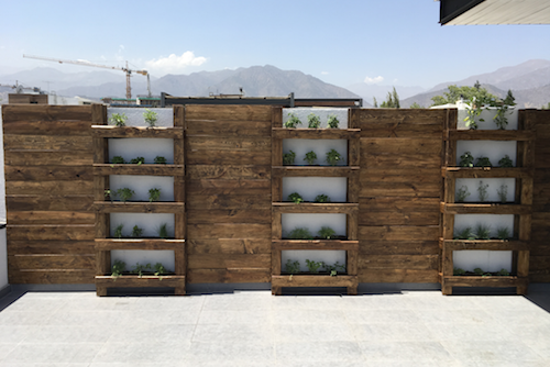 Muro de madera con huerto vertical a medida - muro vertical ecopalet 1.png
