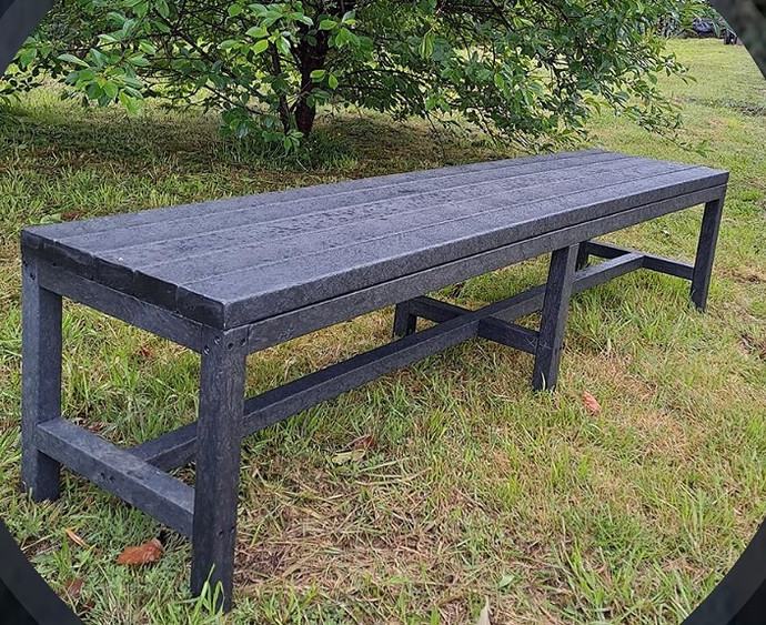 Banca C de ecotabla - bancas largas de ecomadera o ecotabla en parque ideal para exterior plastico reciclado resistente lluvia sol 1.png.jpg