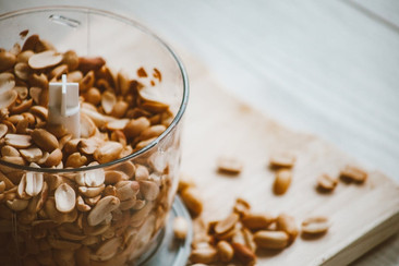 6 BENEFICIOS DEL MANÍ SIN SAL: ÚSALO EN COLACIONES Y RECETAS