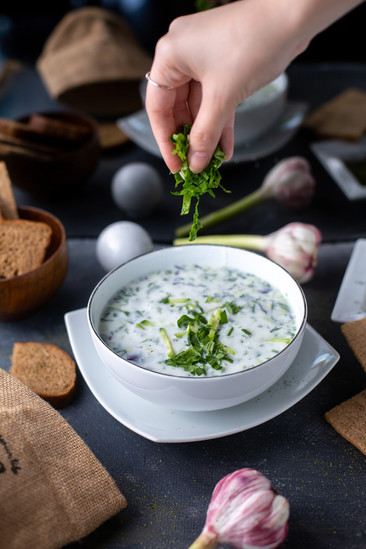 Salsa picante de yogurt con cilantro y ají