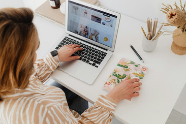 ¿TRABAJAS SENTADO? TIPS Y SUPLEMENTOS NATURALES QUE PUEDEN CUIDARTE 