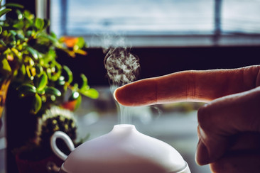MEJORA EL AMBIENTE DE TU HOGAR CON ESENCIAS Y AROMATERAPIA