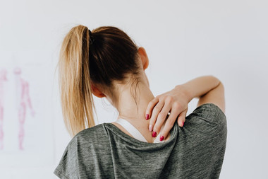 ¿SUFRES DE ESTOS DOLORES COMUNES? ALÍVIALOS CON PRODUCTOS NATURALES
