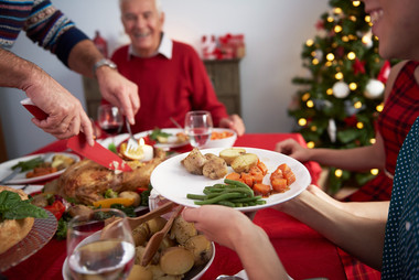 3 TIPS PARA CUIDAR EL SISTEMA DIGESTIVO EN ÉPOCA DE FIESTAS