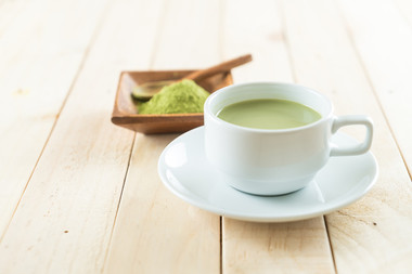 CONOCE LOS BENEFICIOS DEL TÉ MATCHA Y CÓMO DISFRUTARLO AL MÁXIMO 
