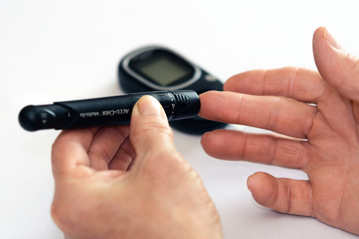MES DE LA DIABETES: ¿QUÉ ES Y CÓMO PREVENIR SUS SÍNTOMAS?