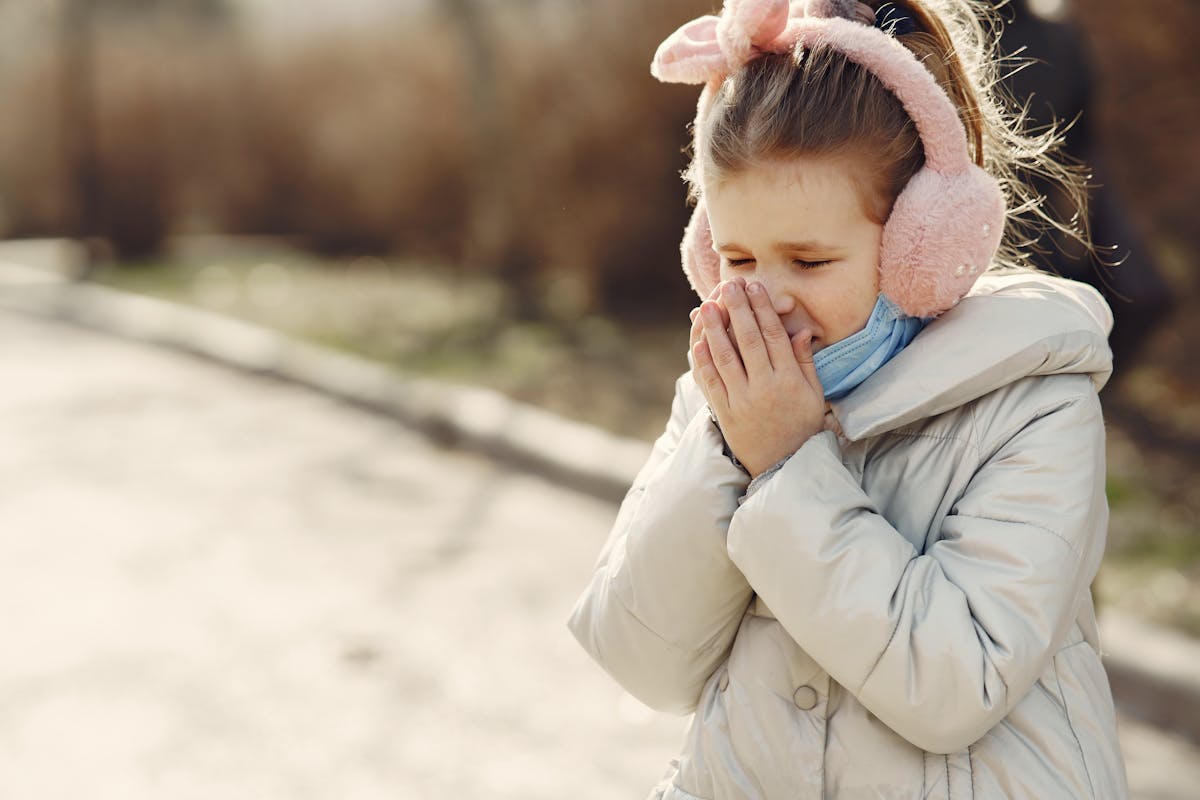 ¿CÓMO DIFERENCIAR SÍNTOMAS DE ALERGIA Y RESFRÍO EN NIÑOS?