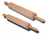 USLERO DE MADERA DE AMASAR 42 CM LARGO.