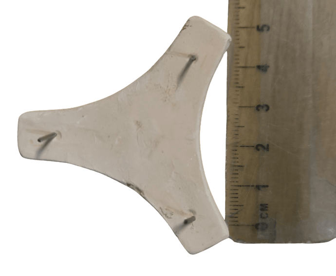 PINCHO PARA ESMALTAR 33.5 MM ENTRE CLAVOS T3 - t3...png
