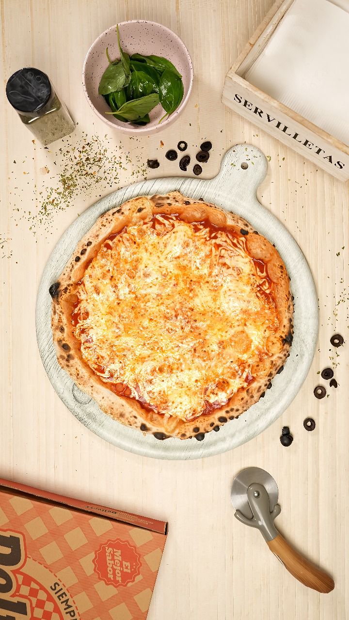 Pizza 4 Quesos Familiar Solo