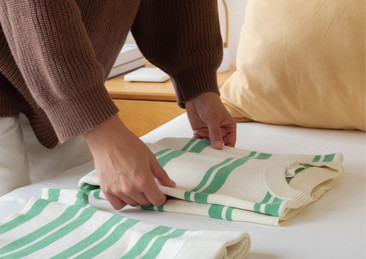 La piel también se estresa: cómo la ropa influye en su equilibrio diario